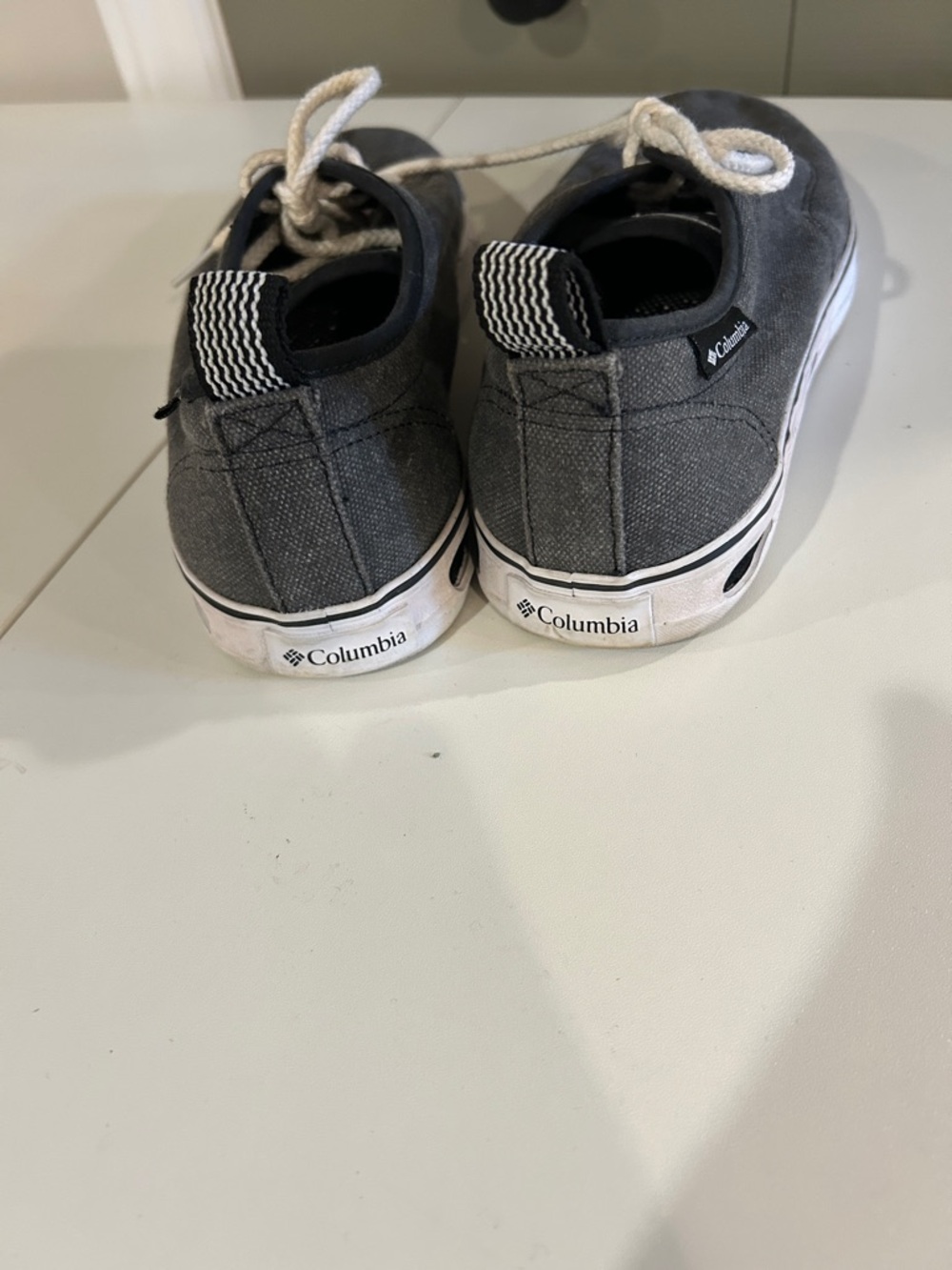Columbia Men's Charcoal Gray Canvas Low-Top Sneakers with White Laces - Picture 5 of 9